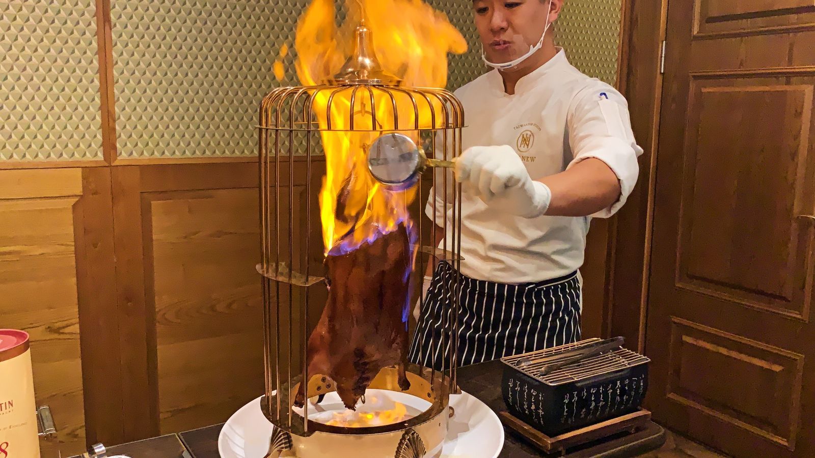 干邑火焰櫻桃燒鴨宴